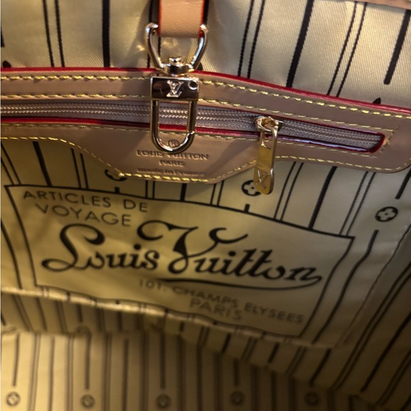 Ladies Stylish Monogram Purse/Tote - Picture 2 of 7